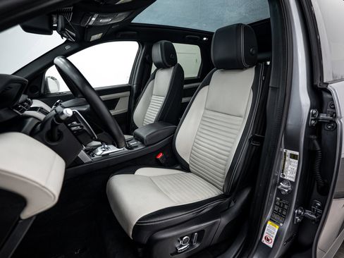 Used 2021 Land Rover Discovery Sport SE R-Dynamic image 16