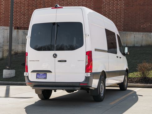 Used 2020 Mercedes-Benz Sprinter 2500 image 4