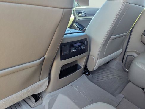 Used 2019 Chevrolet Suburban LT w/ Luxury Package image 13