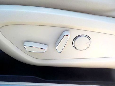 Used 2017 Lincoln MKC Reserve image 28