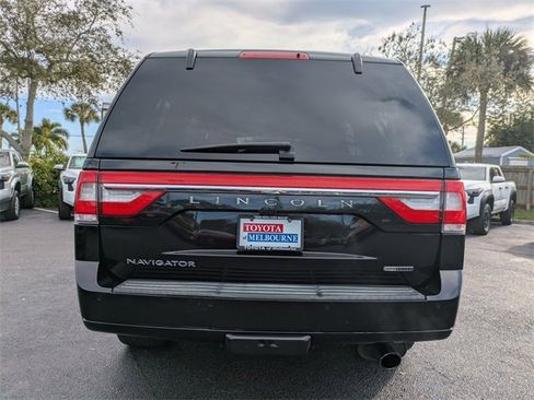 Used 2015 Lincoln Navigator 4WD image 5