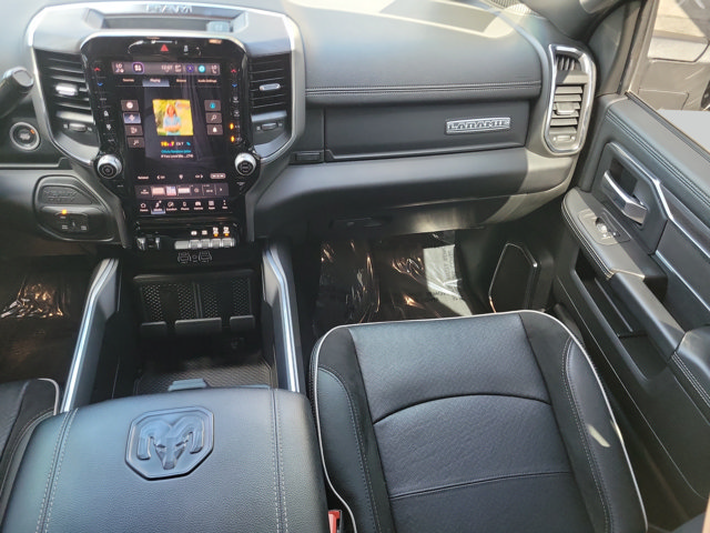 Used 2025 RAM 2500 Laramie AWD/4WD image 17