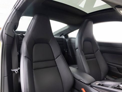 Certified 2025 Porsche 911 Carrera GTS RWD image 22