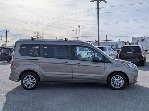 Used 2020 Ford Transit Connect XLT image 6