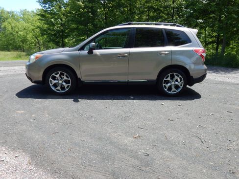 Used 2015 Subaru Forester 2.5i Touring w/ Eyesight & Navigation System AWD/4WD image 2