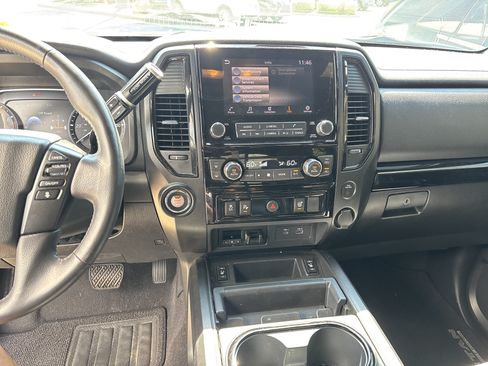 Used 2023 Nissan Titan SV w/ SV Convenience Package RWD image 21