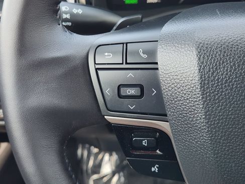 Used 2025 Toyota Camry XSE FWD image 30