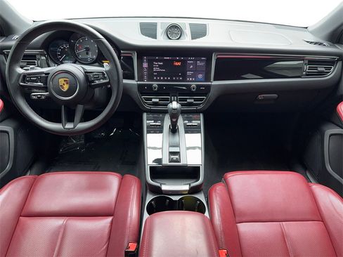 Used 2022 Porsche Macan S image 16
