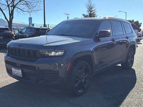 Used 2022 Jeep Grand Cherokee L Altitude image 1