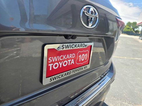 Used 2026 Toyota Highlander Platinum AWD/4WD image 14