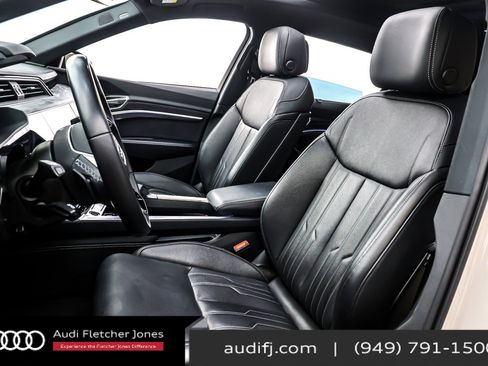 Used 2022 Audi e-tron Chronos image 17