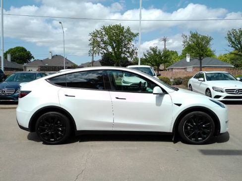 Used 2023 Tesla Model Y Long Range image 5