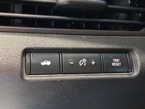 Used 2023 Nissan Altima 2.5 SR FWD image 17