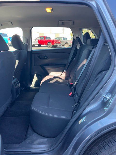 Used 2024 Nissan Rogue S AWD/4WD image 27