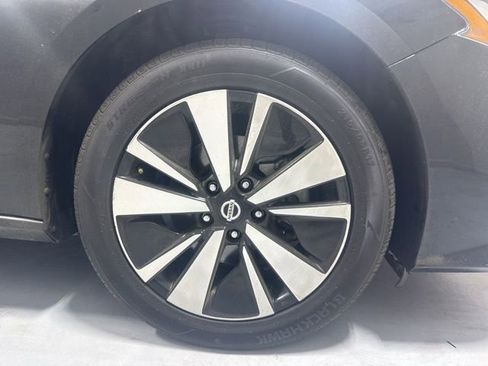 Used 2022 Nissan Altima 2.5 SV image 4