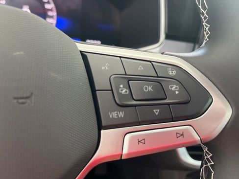 New 2026 Volkswagen Taos SE image 19