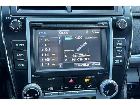 Used 2014 Toyota Camry SE image 19