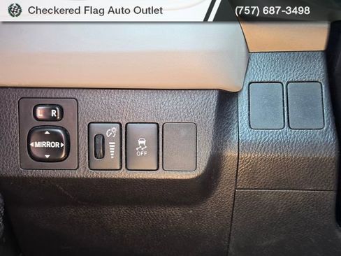 Used 2015 Toyota RAV4 LE FWD image 10