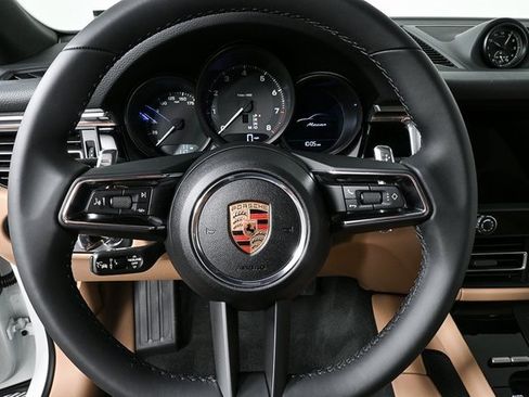Certified 2025 Porsche Macan AWD image 8