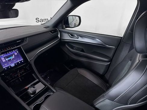 New 2025 Jeep Grand Cherokee L Altitude AWD/4WD image 23