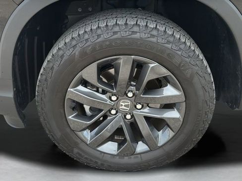 Certified 2025 Honda Ridgeline Sport image 4