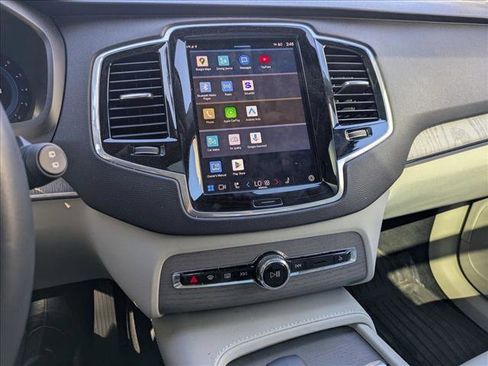 Certified 2025 Volvo XC90 B6 Plus w/ Protection Package Premier image 17