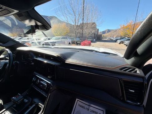 Used 2024 GMC Sierra 1500 AT4 w/ Technology Package image 30