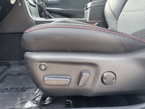 Used 2015 Toyota Camry SE image 11