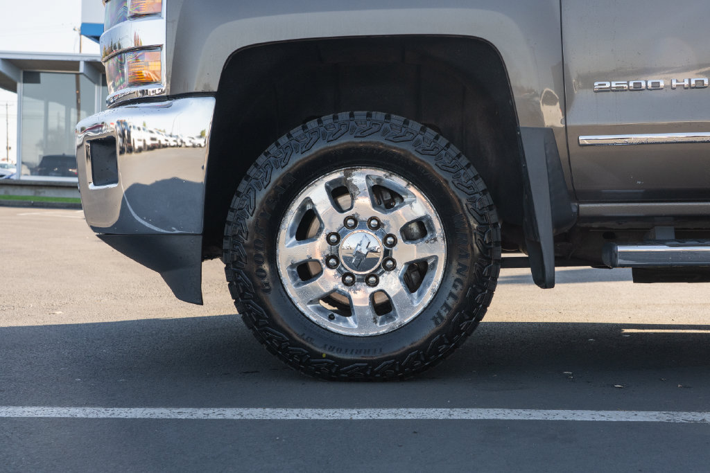 Used 2015 Chevrolet Silverado 2500 LTZ w/ LTZ Plus Package AWD/4WD image 7