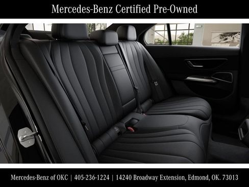 Used 2025 Mercedes-Benz E 350 4MATIC Sedan image 6