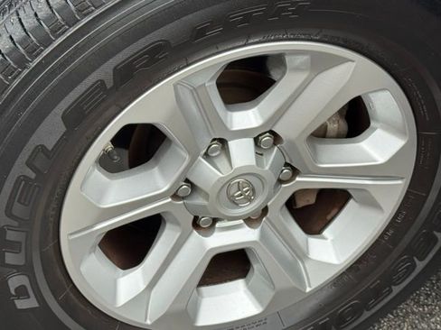 Used 2017 Toyota 4Runner SR5 image 12