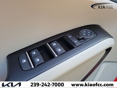 Certified 2022 Kia Soul S FWD image 22