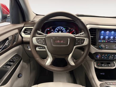 Used 2023 GMC Acadia SLT w/ Technology Package image 14