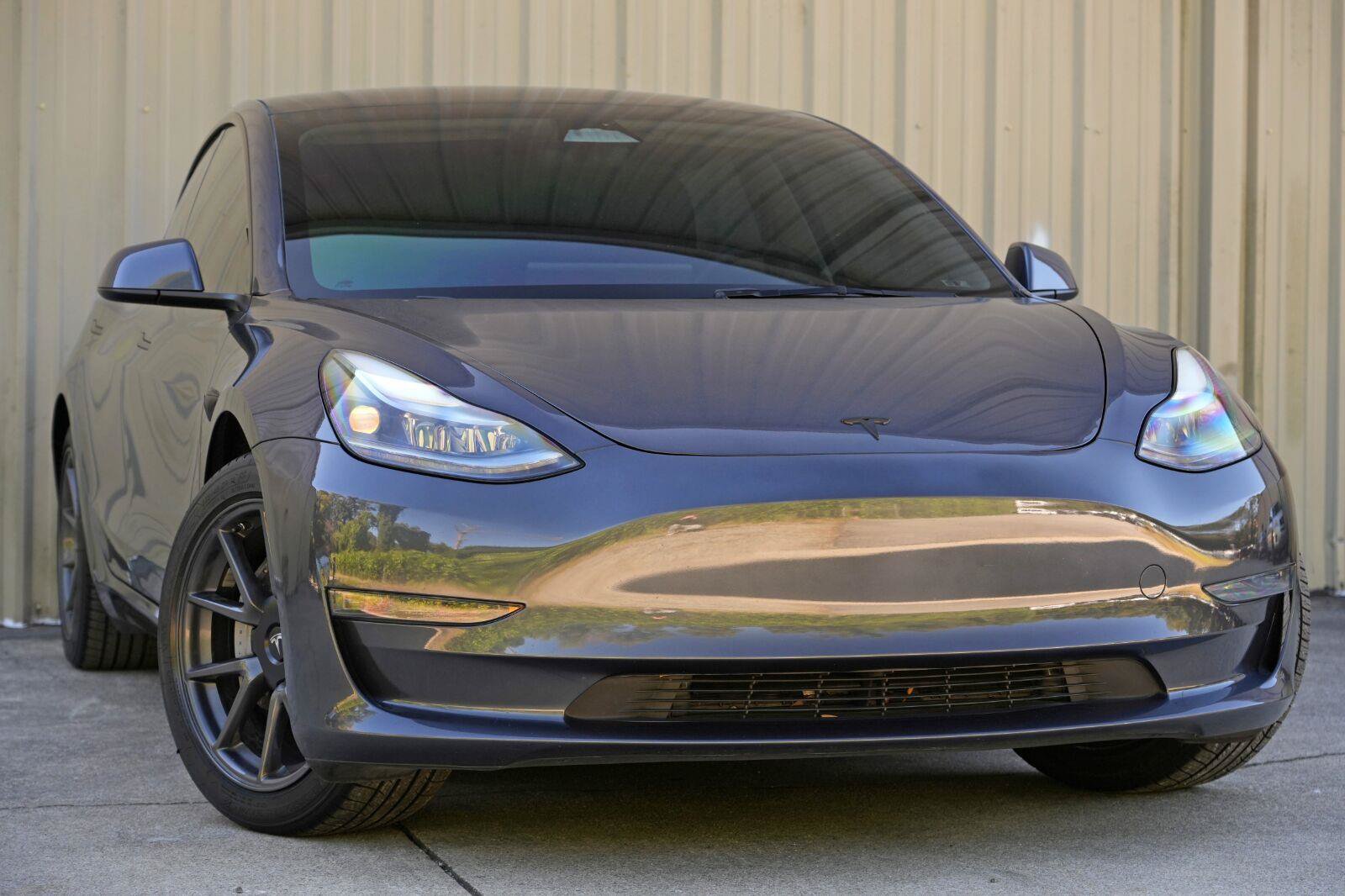 Used 2023 Tesla Model 3 Standard Range RWD image 3