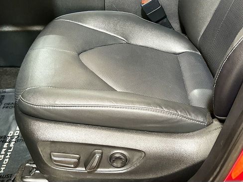 Used 2024 Toyota Grand Highlander AWD image 17