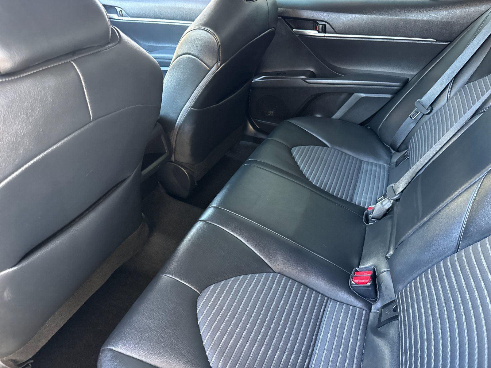 Used 2024 Toyota Camry SE w/ Convenience Package FWD image 11