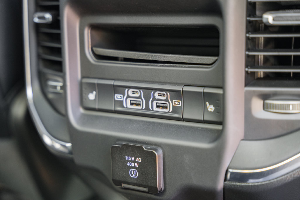 Used 2025 RAM 1500 Laramie w/ Night Edition AWD/4WD image 40