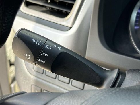 Used 2019 Toyota Highlander LE image 37