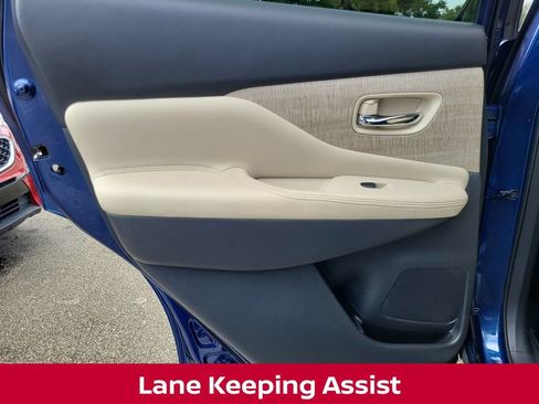 Certified 2022 Nissan Murano SL w/ SL Moonroof Package FWD image 11