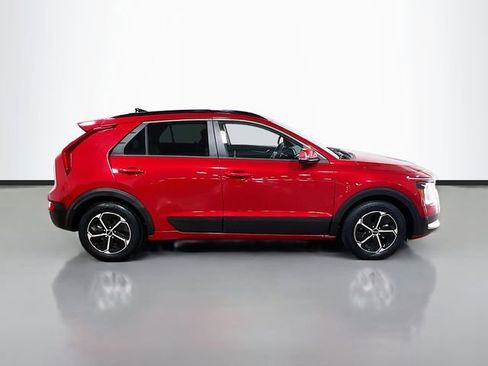 Certified 2023 Kia Niro EX image 8