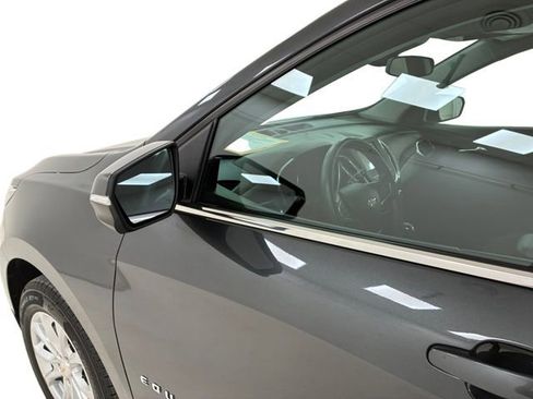 Used 2019 Chevrolet Equinox LT image 10