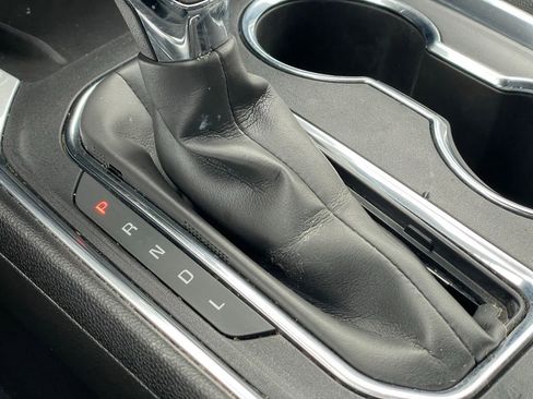 Used 2023 Chevrolet Traverse LT image 26