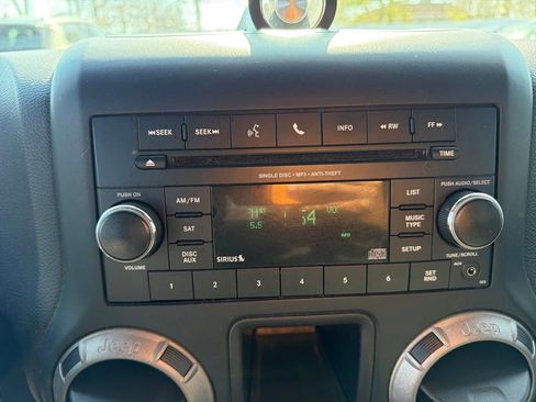 Used 2015 Jeep Wrangler Unlimited Sport w/ Connectivity Group image 20