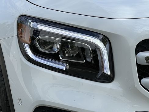 Used 2022 Mercedes-Benz GLB 250 image 11