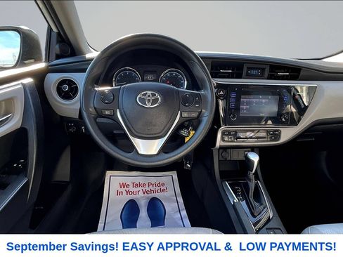 Used 2017 Toyota Corolla LE FWD image 7