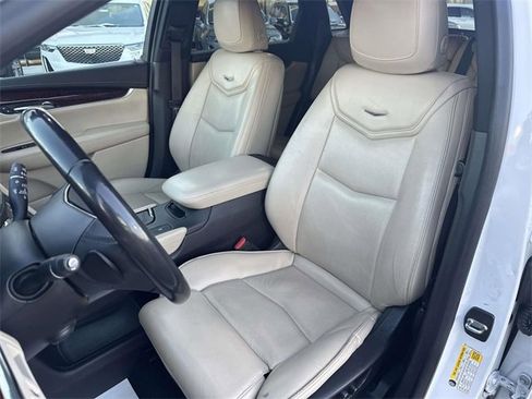 Used 2017 Cadillac XT5 Luxury w/ Driver Awareness Package image 21