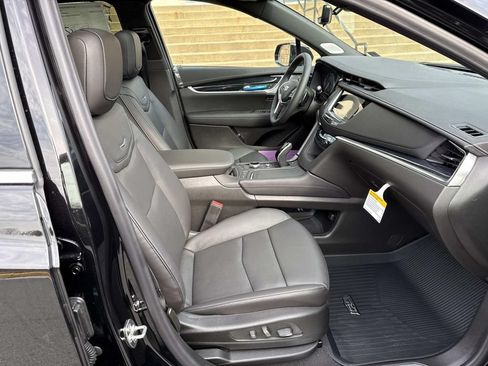 New 2026 Cadillac XT5 Premium Luxury w/ Driver Assist Package FWD image 9