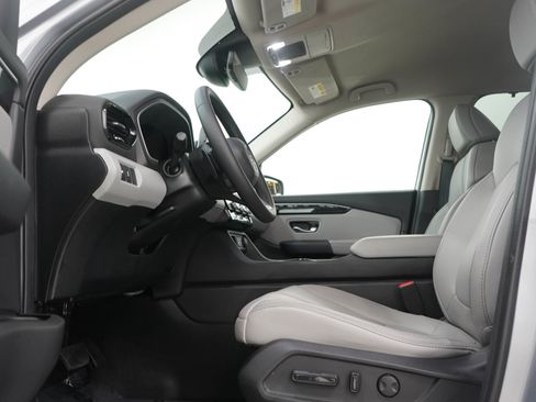 Used 2025 Honda Pilot EX-L image 24