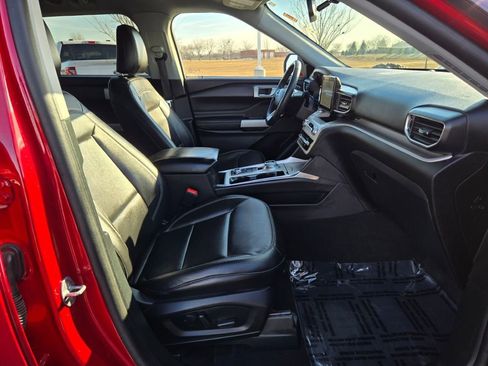 Certified 2024 Ford Explorer XLT w/ Equipment Group 202A image 7