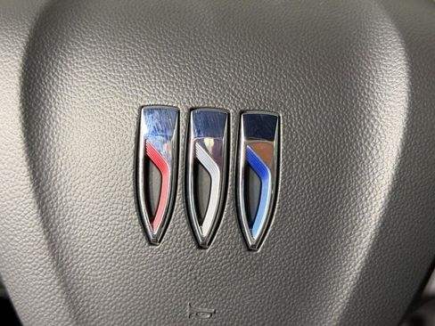 Used 2025 Buick Envista Preferred w/ Convenience I Package FWD image 23